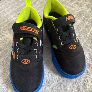 Heelys kids shoes